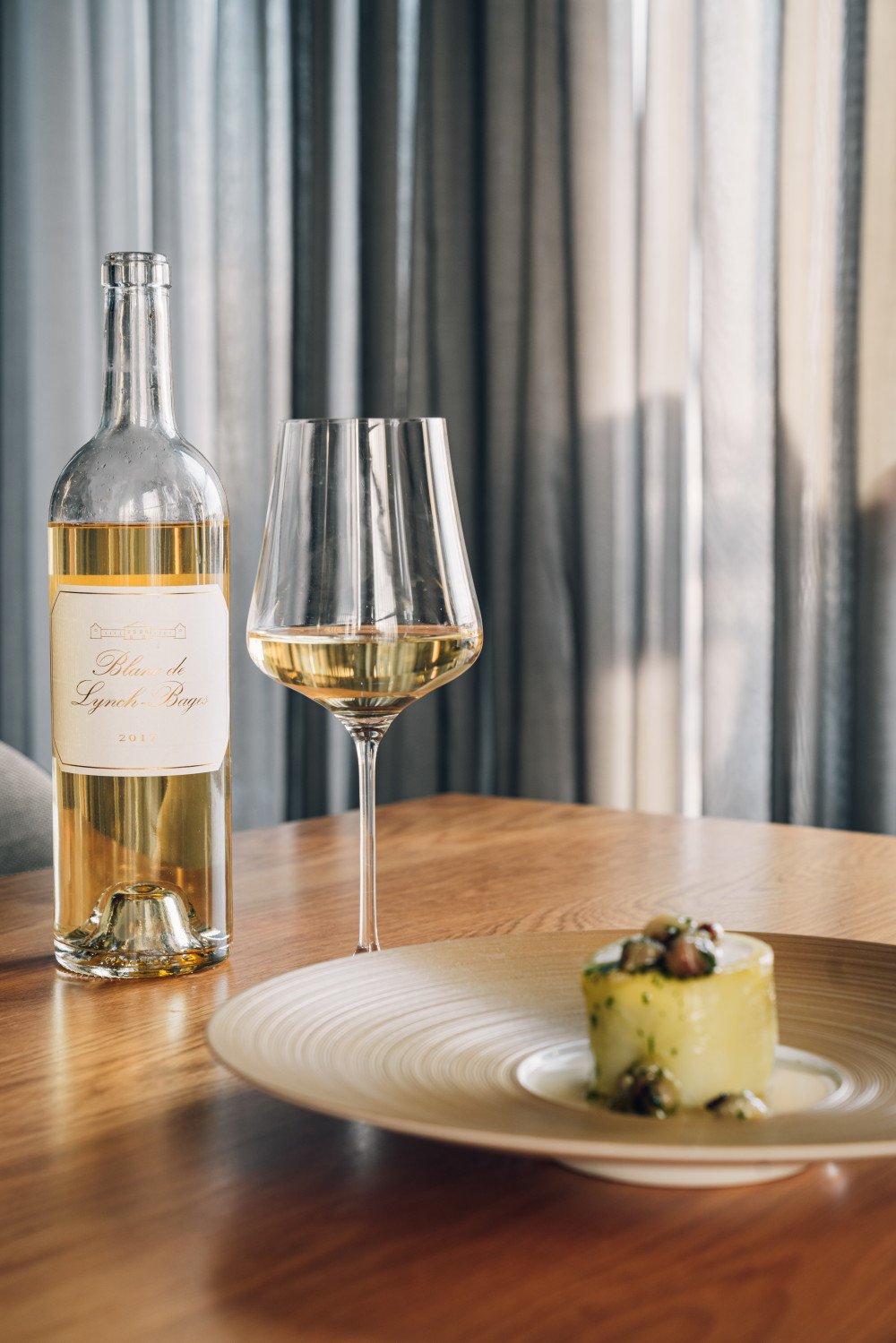 rare Blanc de Lynch Bages Pauillac Sauvignon Blanc Semillon Muscadelle