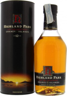 Highland Park - 12 Years Old Dumpy Bottle Short Black Band Type Label 40% NV