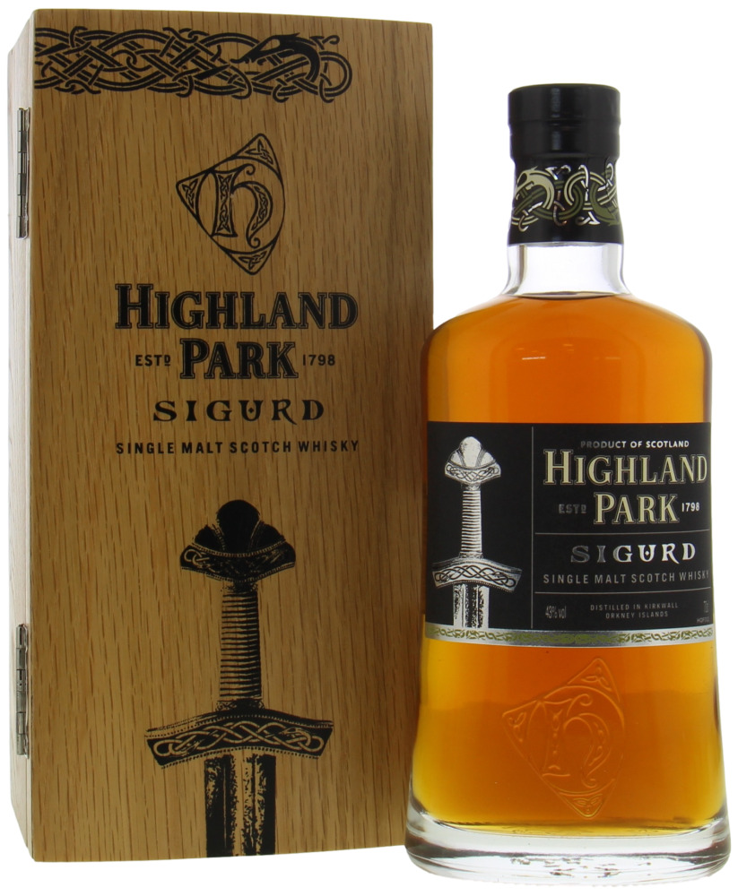 Highland Park - Sigurd The Warrior Series 43% NV In Original Wooden box, Slightly damaged 10103