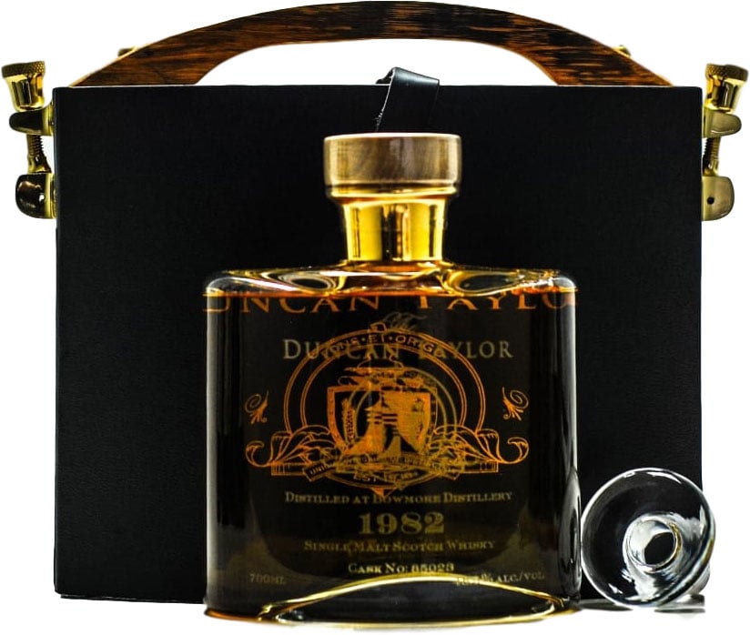 Bowmore - 31 Years Old Tantalus decanter Cask 85023 48.5% 1982 In Original Wooden Case