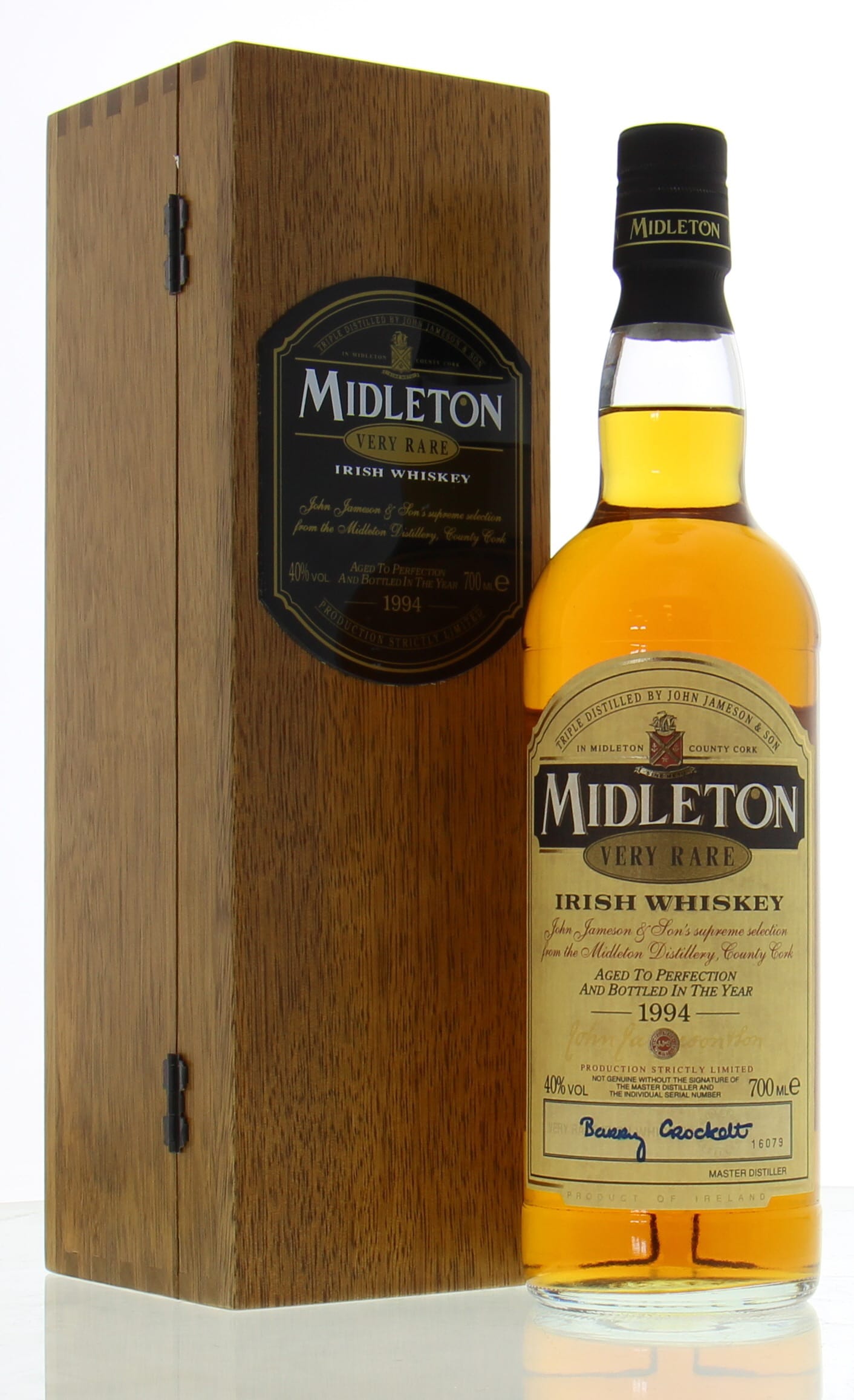 Midleton - Very Rare 1994 40% NV In Original Wooden Case