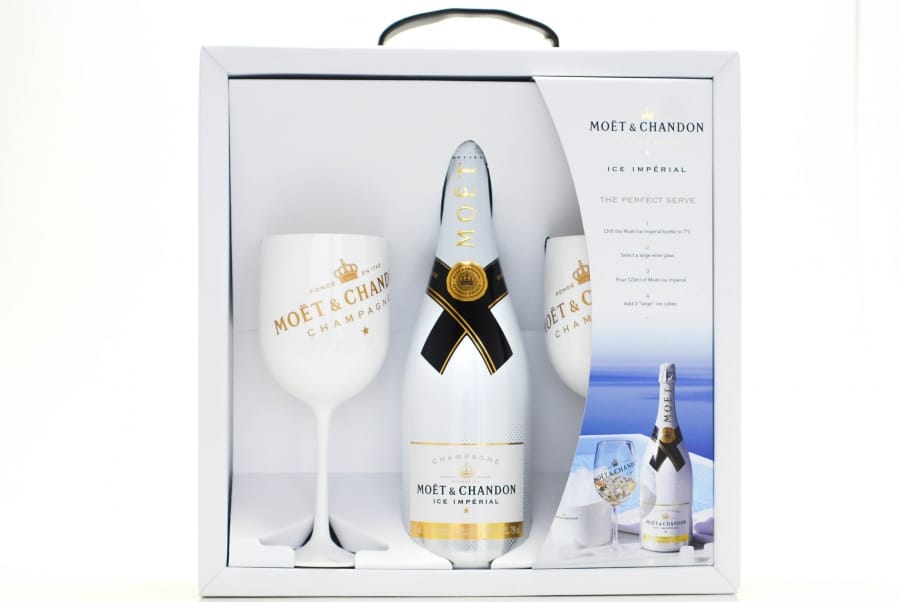 Moet Chandon - Moet Ice coffret with 2 glasses NV Perfect